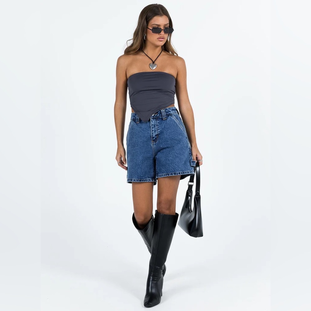 NWT TIKTOK FAVORITE LOU CARPENTER DENIM SHORTS MID WASH LOWER IMPACT